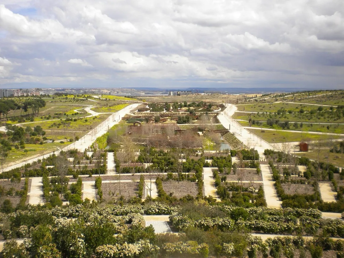 Jardines del Parque Felipe VI en Valdebebas
