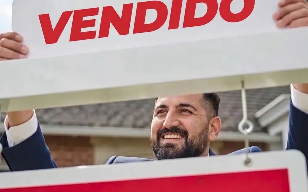 Cartel de vendido de REMAX